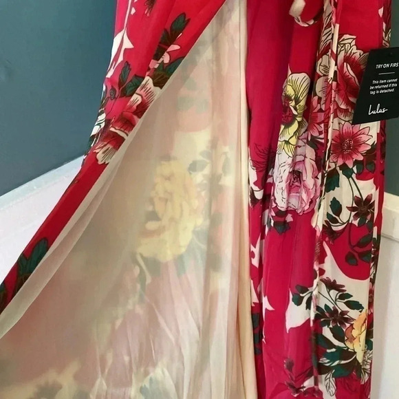 Lulus NWT pink short sleeve wrap dress- floral pattern - size medium - Picture 8 of 9